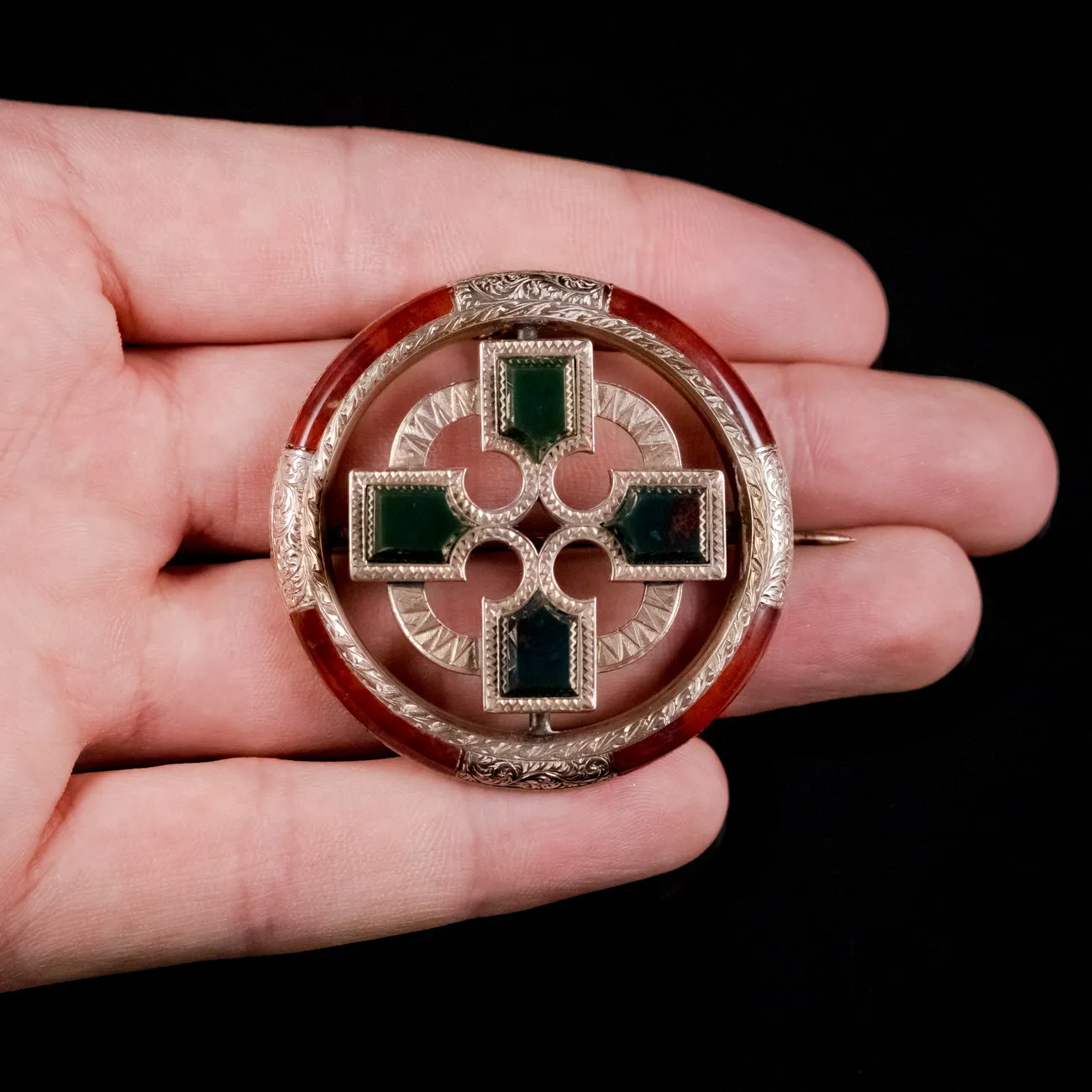 Antique Victorian Scottish 9Ct Gold Agate Celtic Brooch Circa 1880