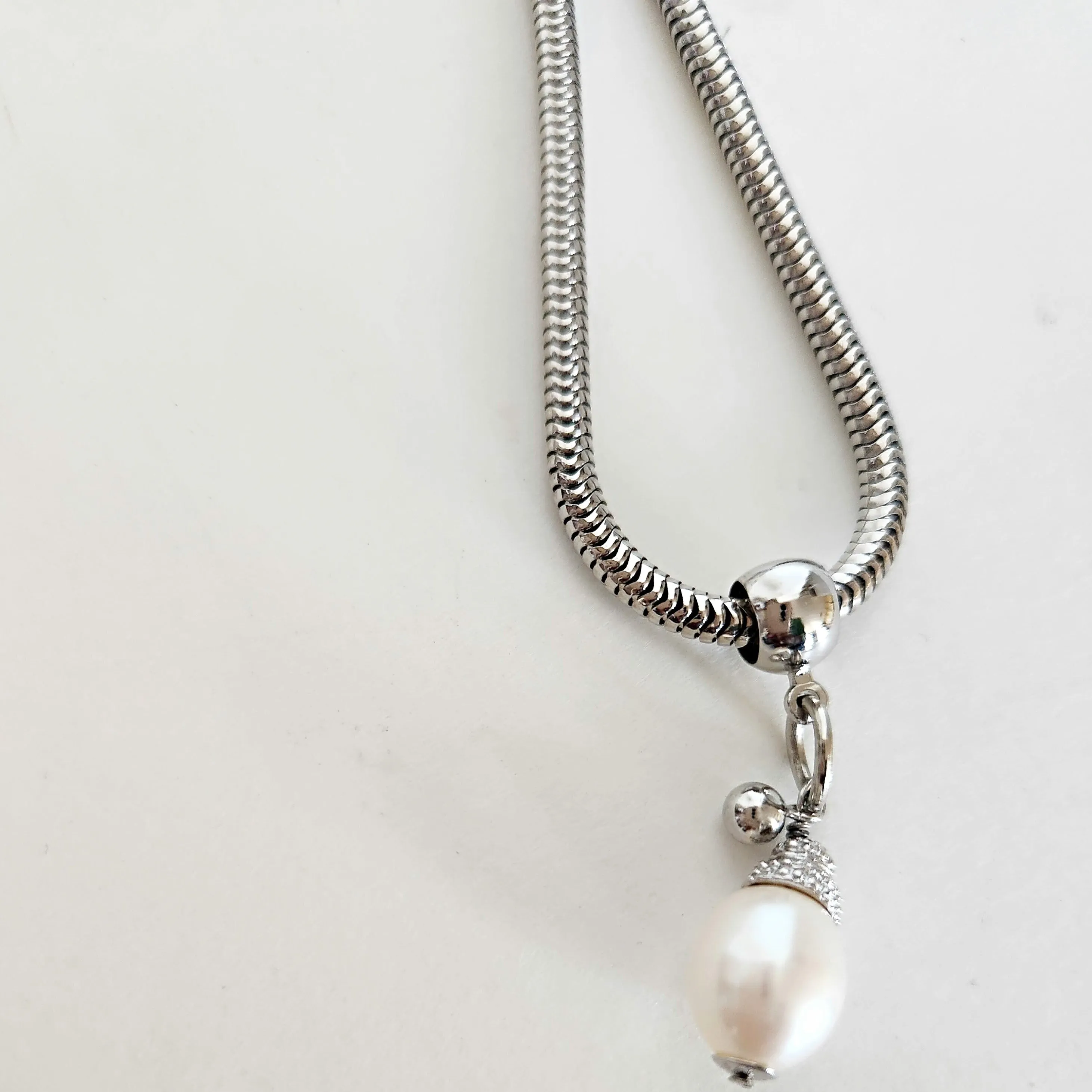 Single Life Pearl Necklace